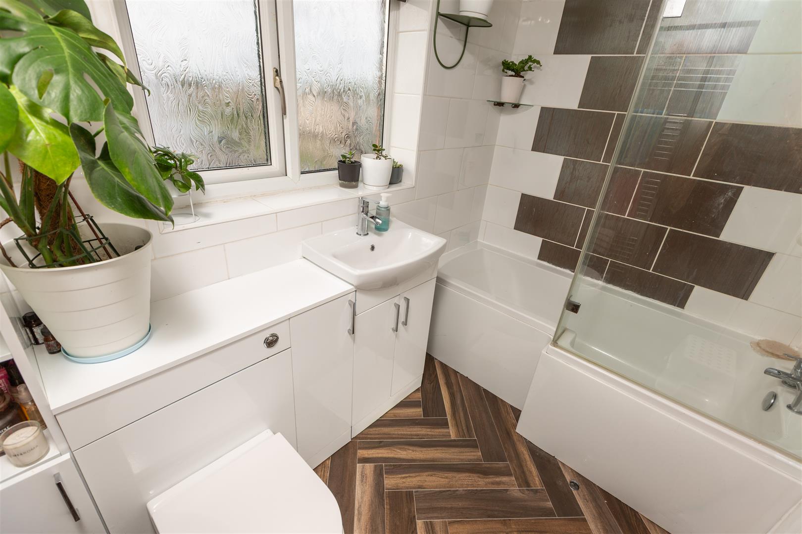 Chiltern Close, Fforestfach, Swansea, SA5 5DA